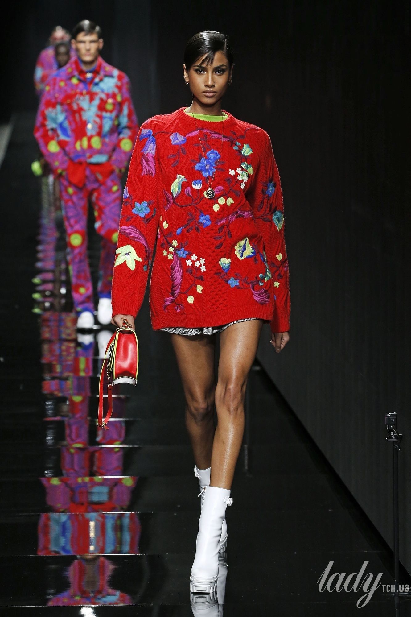 Коллекция Versace прет-а-порте сезона осень-зима 2020-2021_41