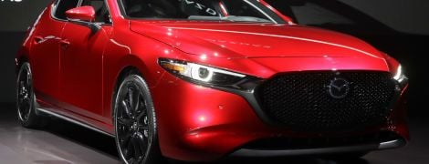 Оновлена Mazda 3 з повним приводом показана на відео