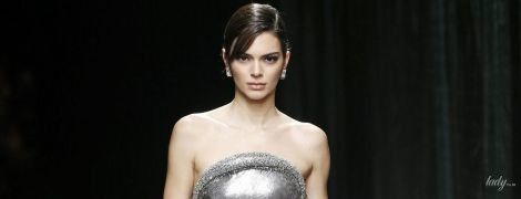Колекція Versace сезону осінь-зима 2020-2021: екстремальне міні і яскраві принти