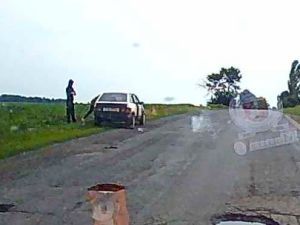 Стало відомо, яке авто розшукують за підрив та пограбування машини "Укрпошти"
