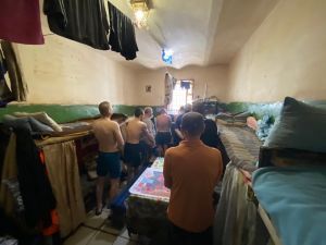 Дискримінація та ненадання меддопомоги: у Хмельницькому СІЗО порушують права ув'язнених