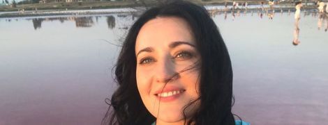 Звезды путешествуют: Соломия Витвицкая в купальнике измазалась целебной грязью