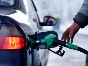 Низка українських АЗС продовжили піднімати ціни на паливо: яка наразі його вартість
