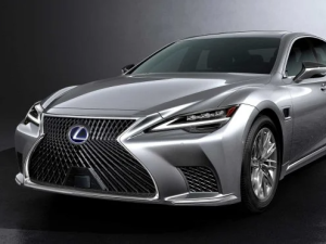 Lexus вивів у світ флагманський седан LS
