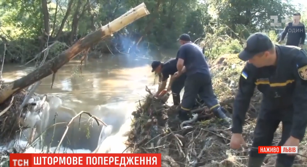 На Западную Украину надвигается непогода: есть ли угроза аналогичного июньскому потопа