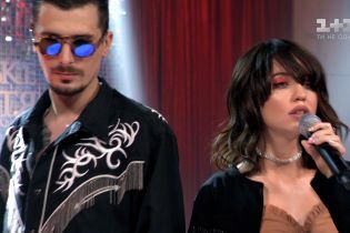 «Время и Стекло» виконали останній сумісний хіт “Last Dance” у студії Світського життя.