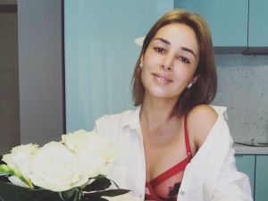 Млосна Злата Огнєвіч показала фігуру у мереживному спідньому