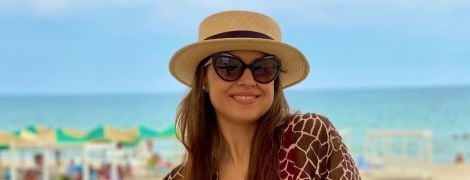 Сексапільна дружина DZIDZIO похизувалася стрункою фігурою та апетитними сідницями у купальнику