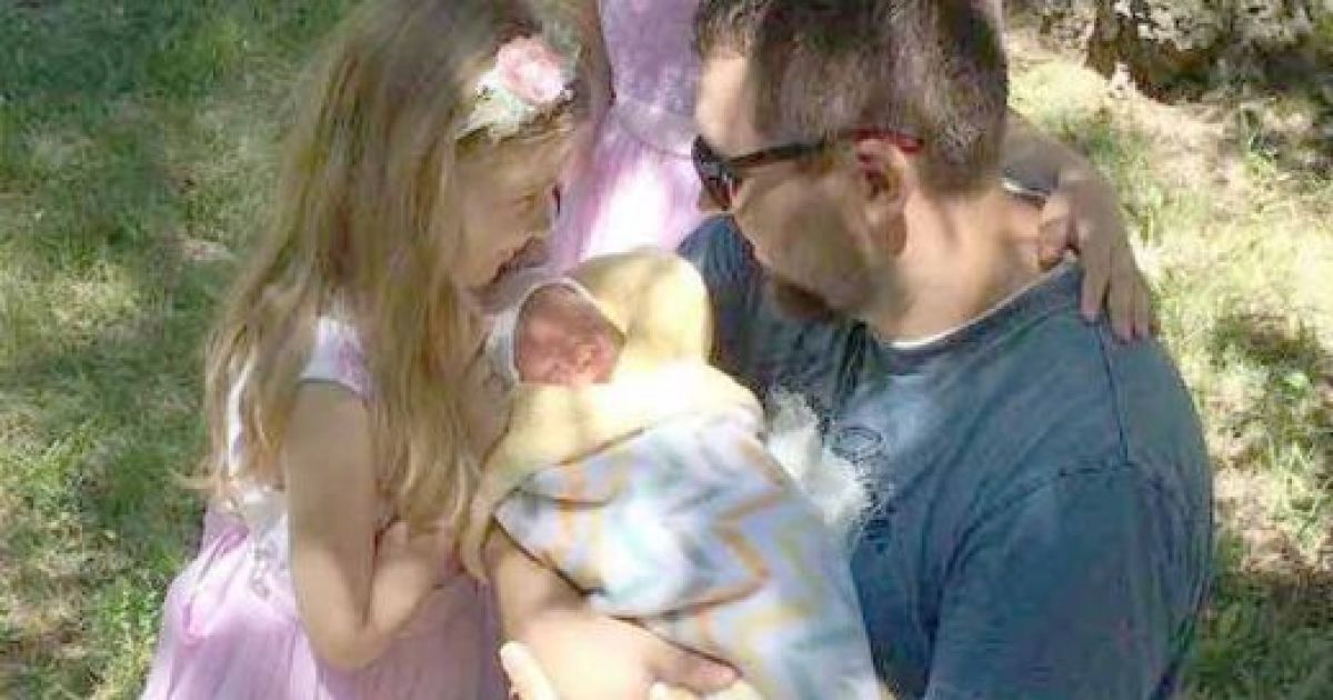 Закрыли из-за COVID-19: в Виннице женщина родила сына под дверью роддома