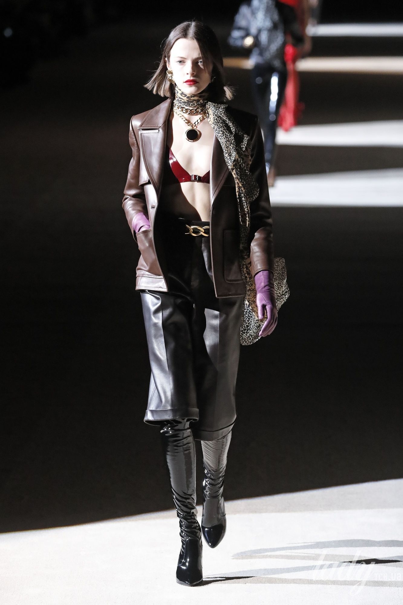Коллекция Saint Laurent прет-а-порте сезона осень-зима 2020-2021_21