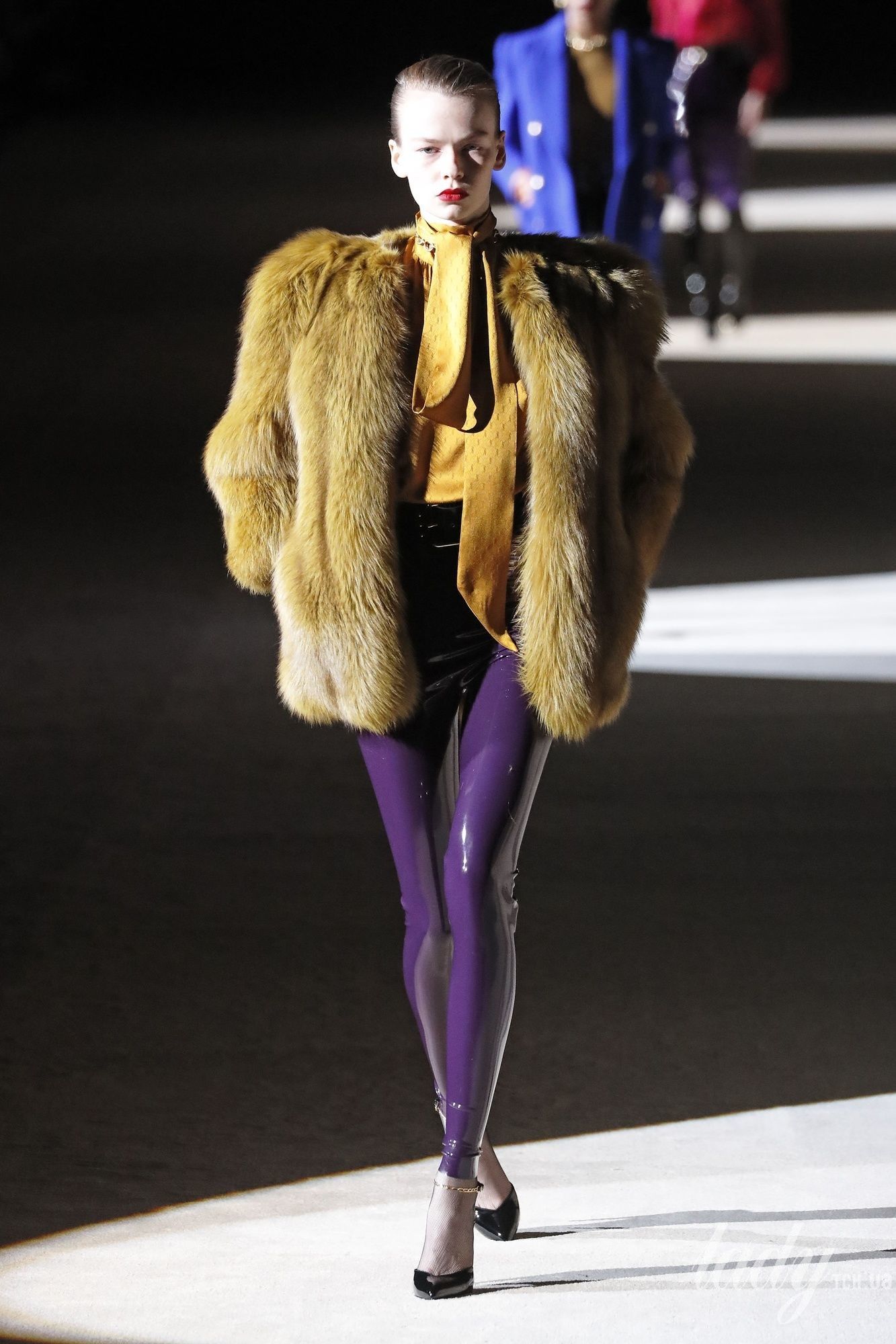 Коллекция Saint Laurent прет-а-порте сезона осень-зима 2020-2021_32
