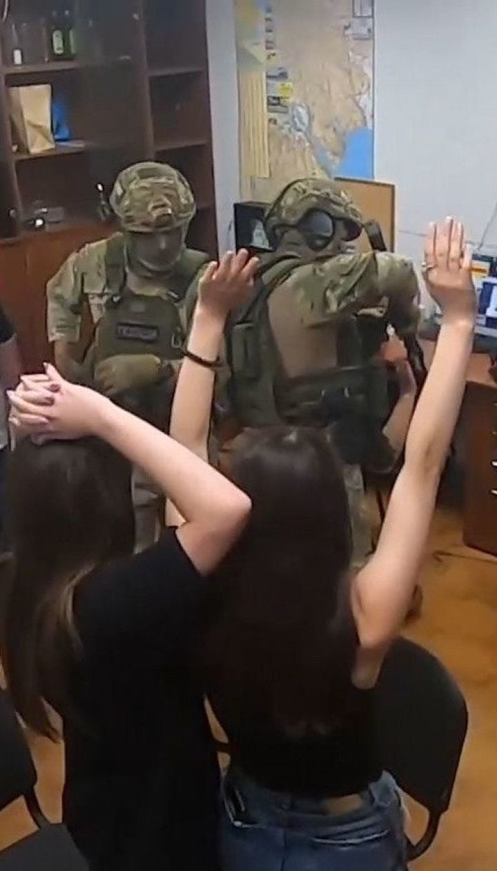 Дві групи кіберзлочинців викрили в Одесі