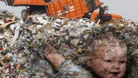 В Киевской области мать выбросила новорожденного младенца на помойку