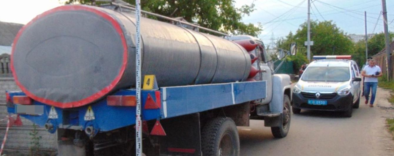 У Житомирі під колесами вантажівки загинув 5-річний хлопчик
