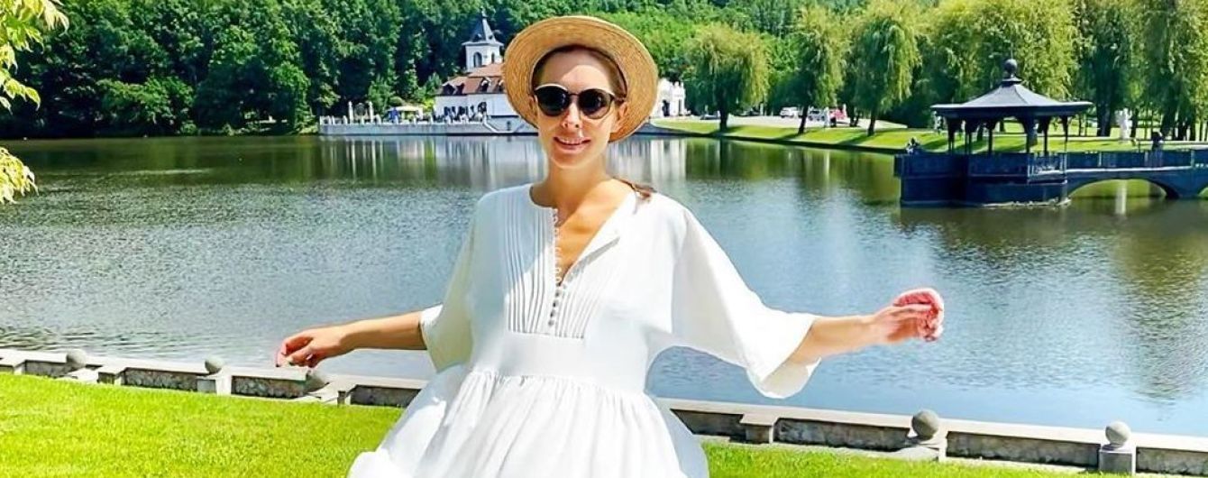В белоснежном платье и шляпе: Катя Осадчая показала, где проводит выходные