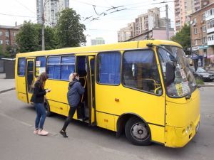 "Хотел дать по губам", а сам получил от "мстителей": новые подробности драки в маршрутке в Днепре