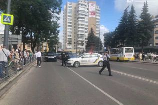 Захват автобуса в Луцке: появилось видео с места событий
