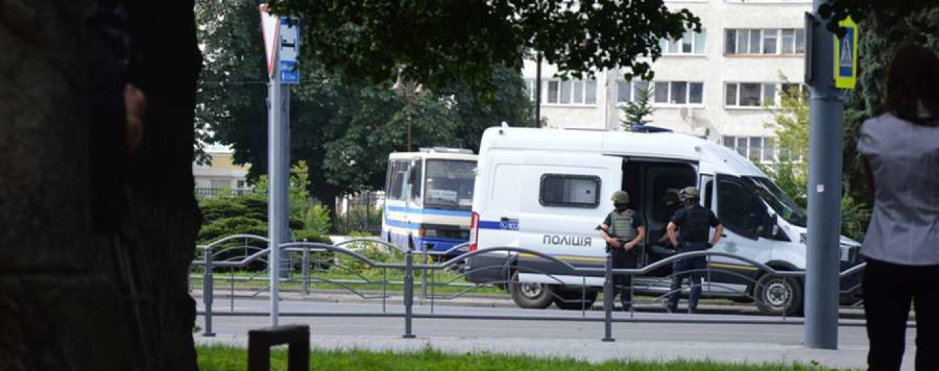 Правоохранители идентифицировали часть пассажиров, которые оказались в заложниках в Луцке