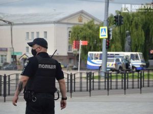 Появилось видео с места захвата заложников в Луцке: что там происходит