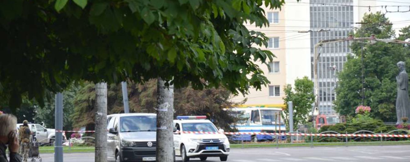 Захват заложников в Луцке: в Интернете опубликовали видео с моментом взрыва возле автобуса