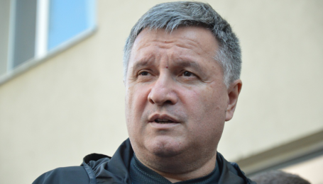 Аваков издал книгу с рассекреченными документами о попытках Москвы создать в Харькове "ХНР"