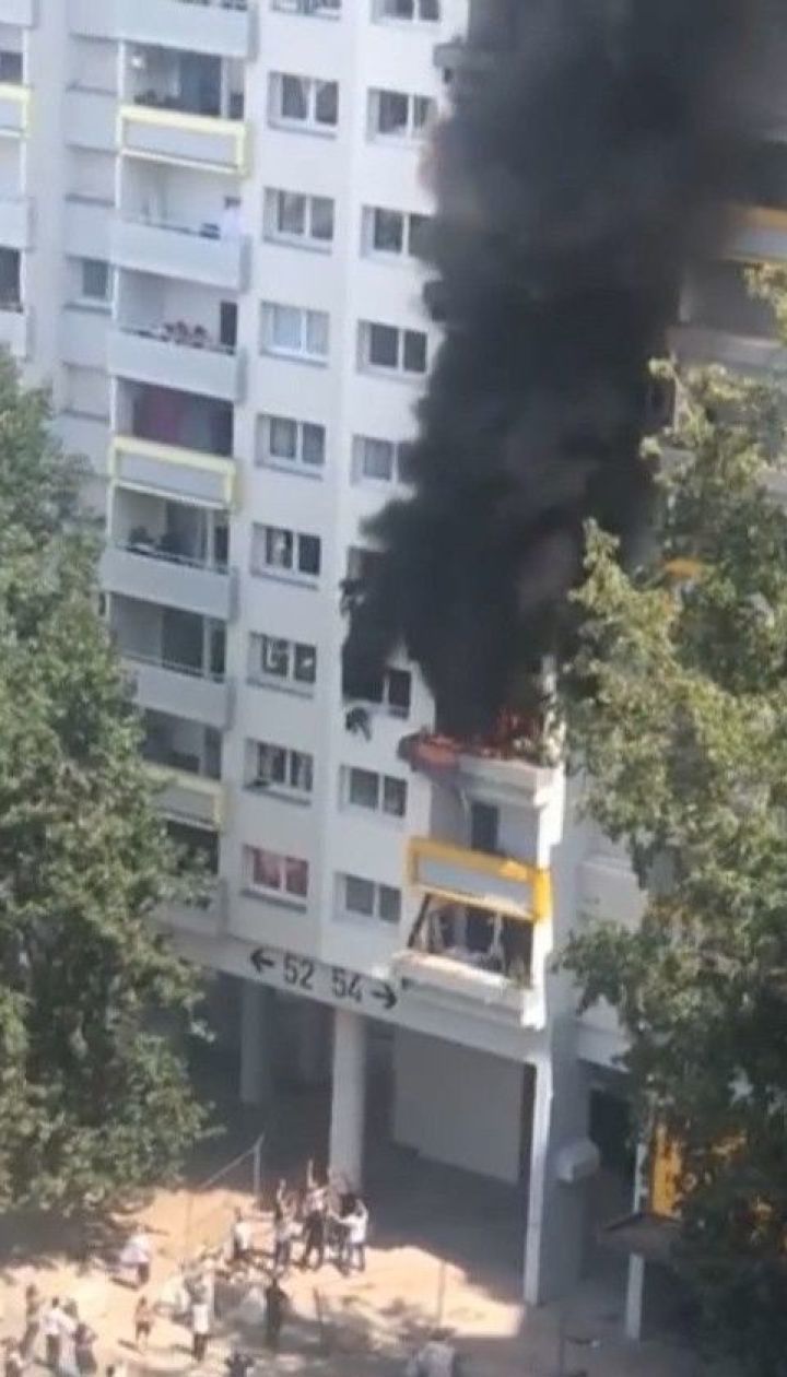 Во Франции детям пришлось выпрыгнуть из окна многоэтажки, чтобы спастись от пожара