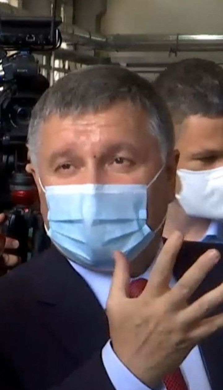 Аваков рассказал, почему штурмовали автобус луцкого террориста, когда он уже сдался