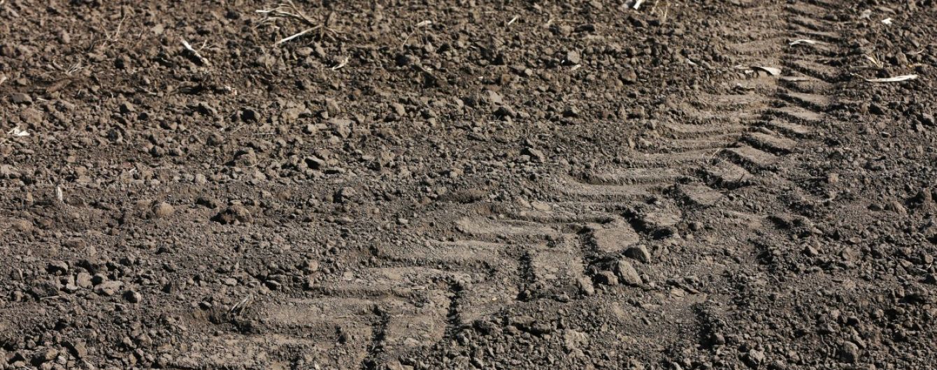 В Днепропетровской области трактор насмерть задавил подростка