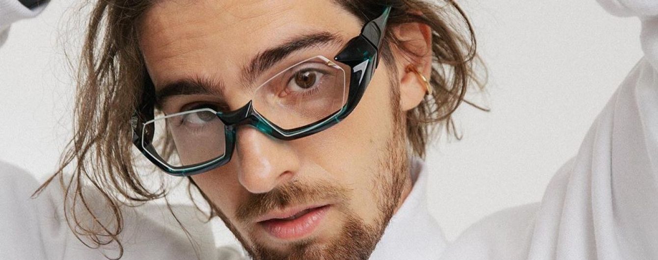 Владимир Дантес показал маму, на которую похож как две капли
