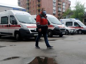 Дві третини "швидких" вчасно не встигають на виклик: чому запізнюється допомога і як відреагувало МОЗ