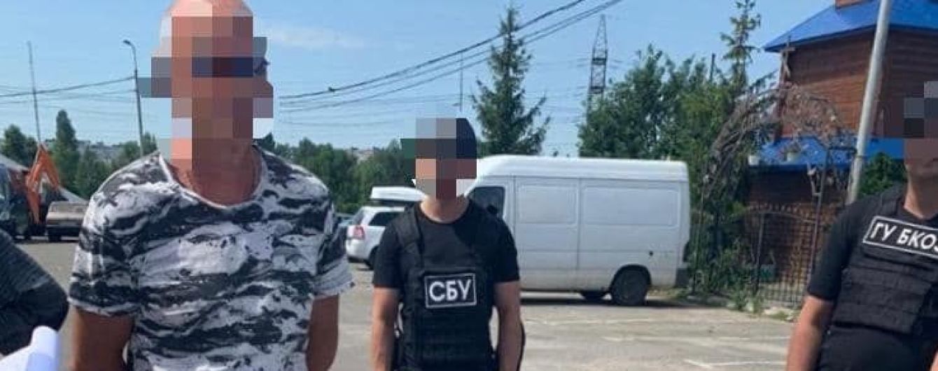 В Киеве мужчина за 10 тысяч долларов США пообещал разрешение на захоронение на кладбище