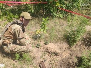 Знищені села через обстріли: під Маріуполем бойовики обстріляли будинок цивільних