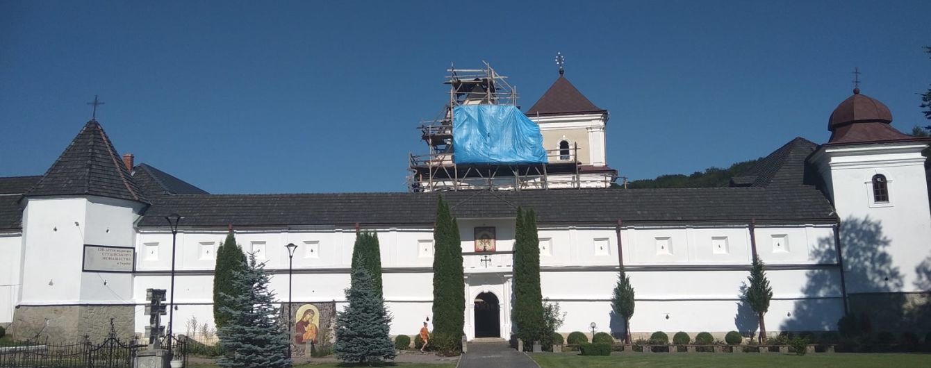 В Унивской лавре произошла вспышка коронавируса: подробности