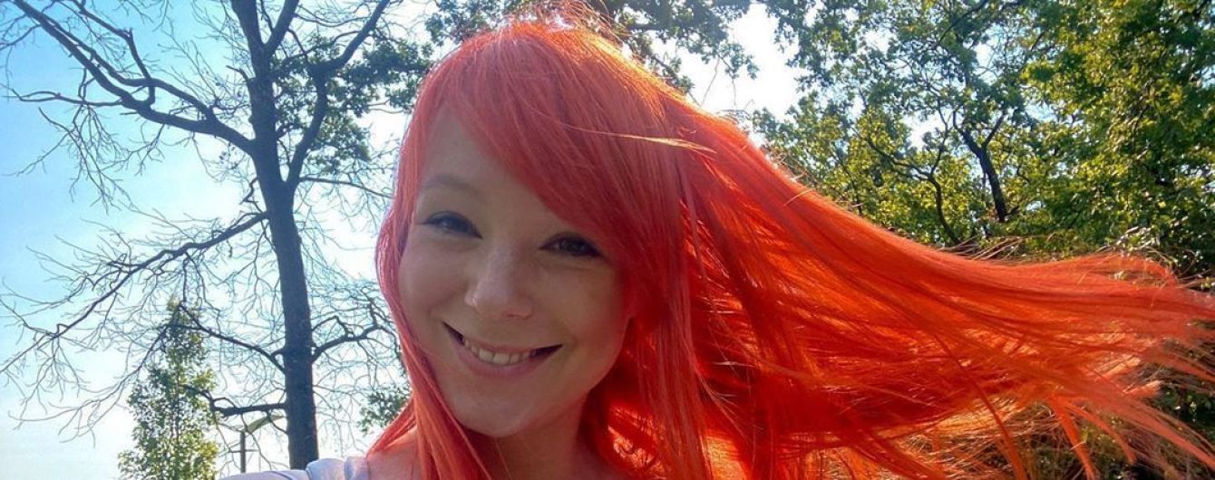 Вагітна Світлана Тарабарова у купальнику похизувалася стрункими ніжками