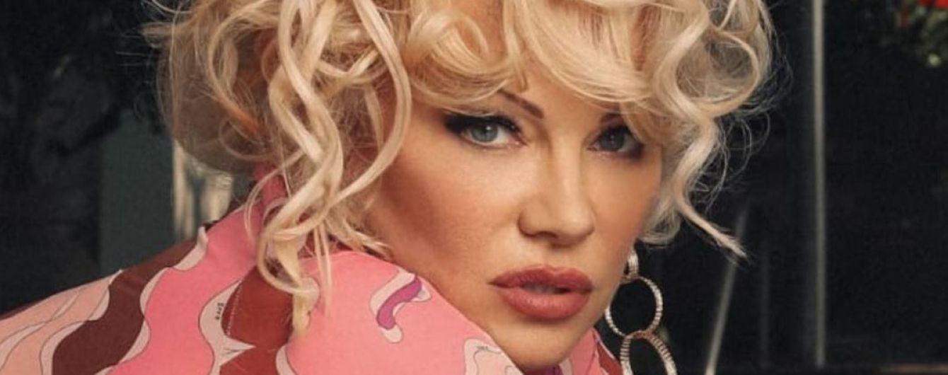 Полностью обнаженная Памела Андерсон продемонстрировала идеальное тело