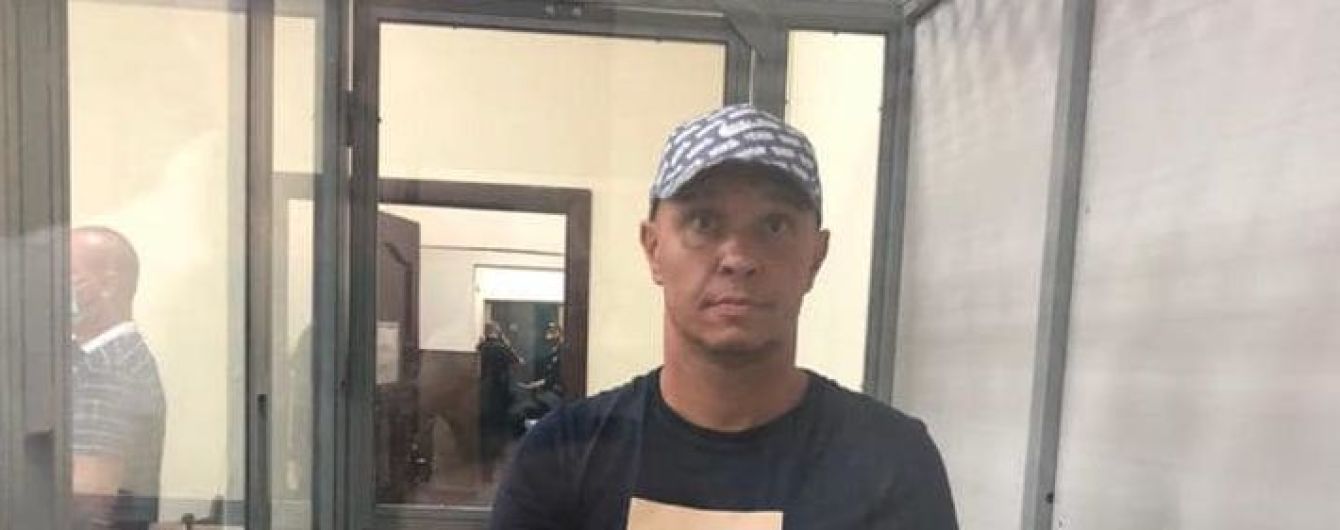 Суд заарештував на два місяці чоловіка, який у потязі "Маріуполь-Київ" побив жінку
