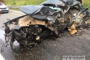 В Харьковской области легковушка на встречке въехала в грузовик, есть погибший