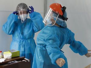 В Україні стрімко зросла смертність від коронавірусу: летальні випадки зафіксували у 12 областях