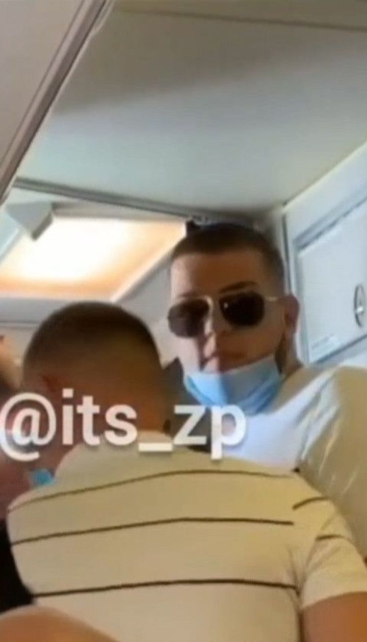 Двох чоловіків зняли із рейсу на Туреччину, бо ті відмовились вдягти захисні маски