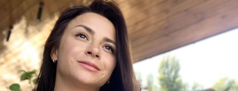 Вагітна Ілона Гвоздьова у білосніжній сукні показала, як відсвяткувала 32-річчя
