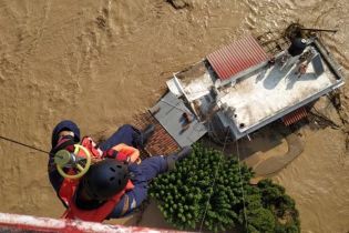 Из-за сильных ливней греческий остров ушел под воду: есть погибшие