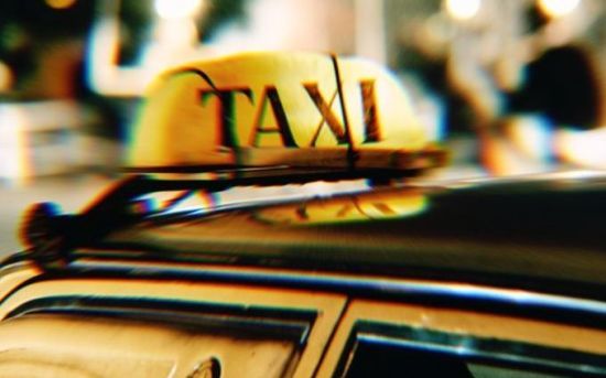 Кашляли в обличчя і пирснули з балончика: у США агресивні пасажирки напали на водія таксі (відео)