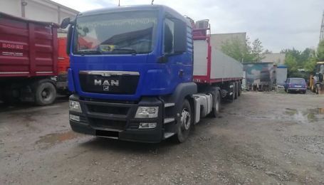 Водителя фуры оскорбила запрет въезда в столицу и он переехал ногу патрульному
