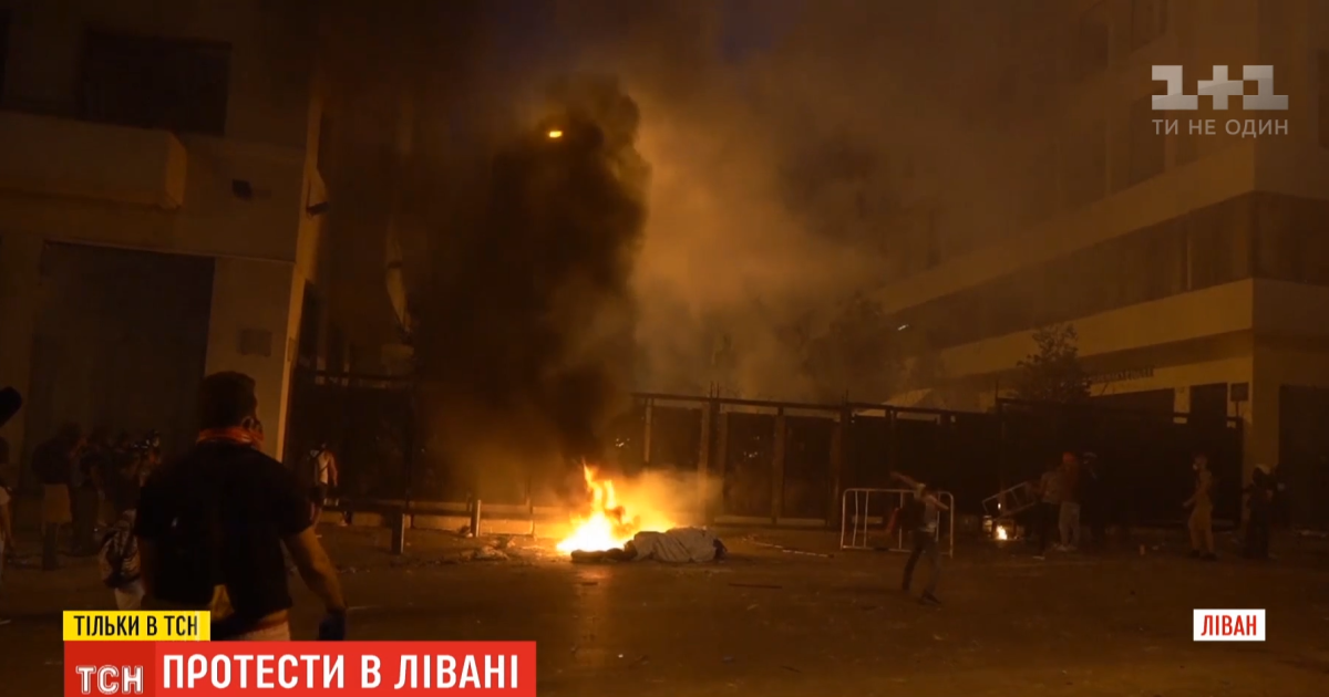 Ті, хто скинув уряд Лівану: як у Бейруті штурмували будівлю парламенту