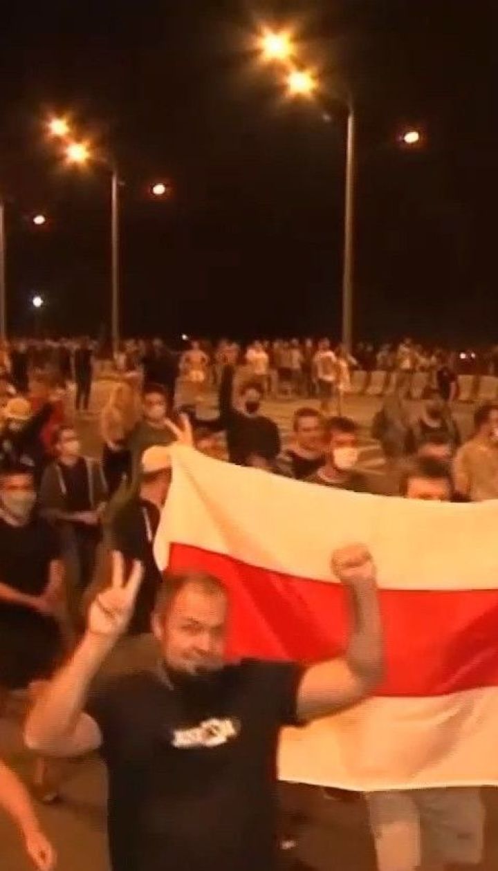 Тисячі затриманих та перша смерть: Білорусь продовжує лихоманити
