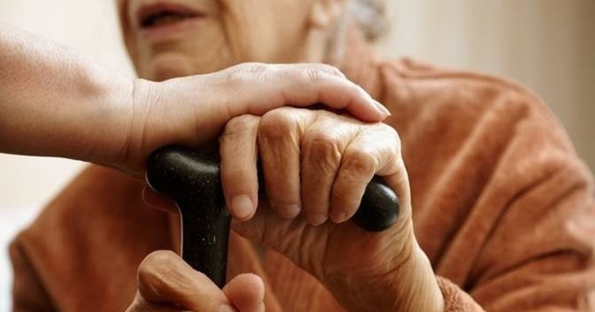 Обменяли купюры: в Киеве две "работницы соцзащиты" обобрали 83-летнюю женщину на 92 тысячи гривен