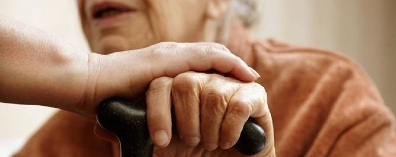 Обменяли купюры: в Киеве две "работницы соцзащиты" обобрали 83-летнюю женщину на 92 тысячи гривен