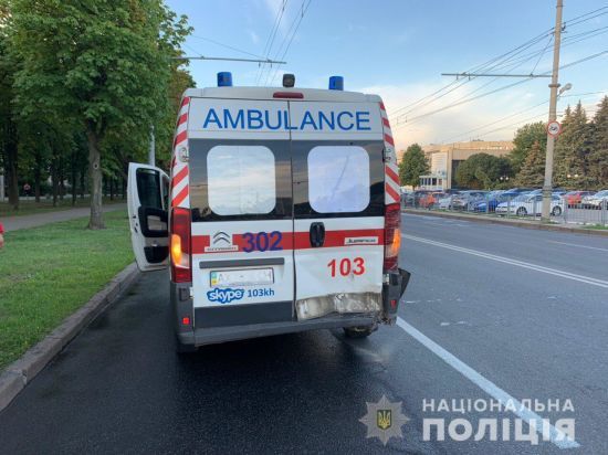 У Харкові п'яний водій на авто влетів у карету швидкої допомоги