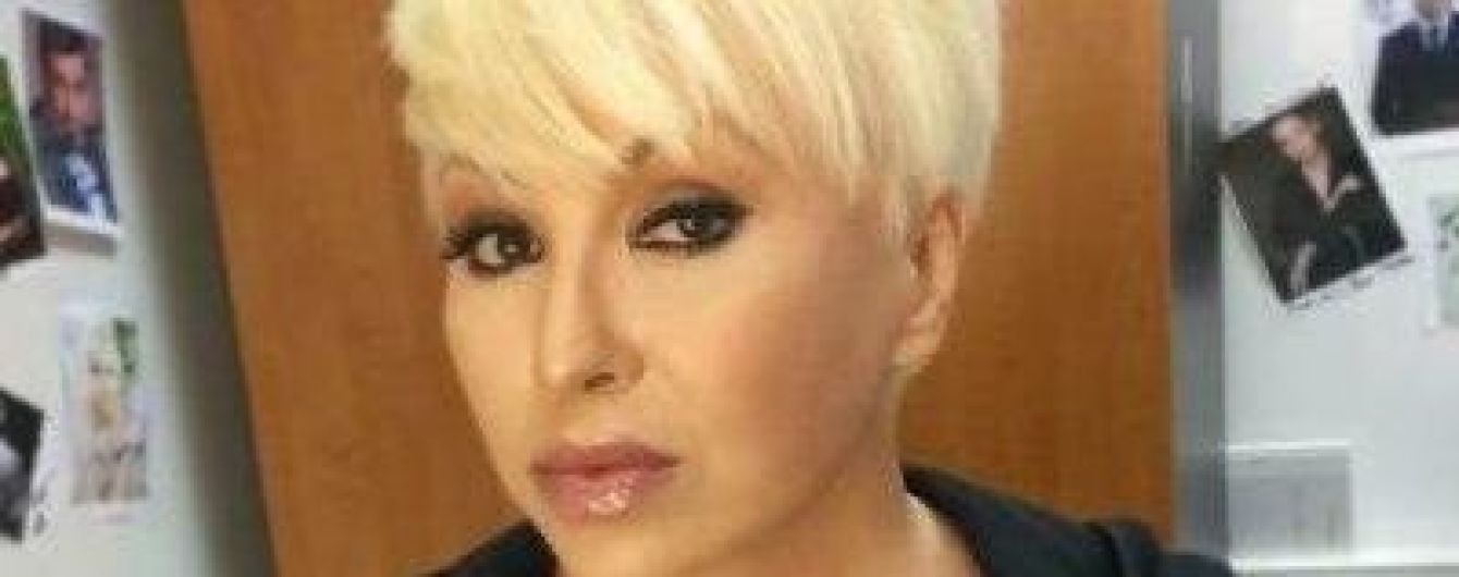 Исполнительницу хита "Ягода-малина" подключили к аппарату ИВЛ