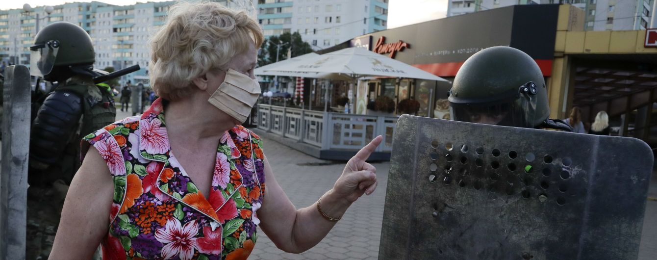 У Білорусі під час масових протестів затримали понад пів сотні журналістів